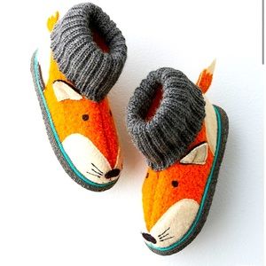 Brand New Garnet Hill Wool Slippers (kids, size 1) “Fox”